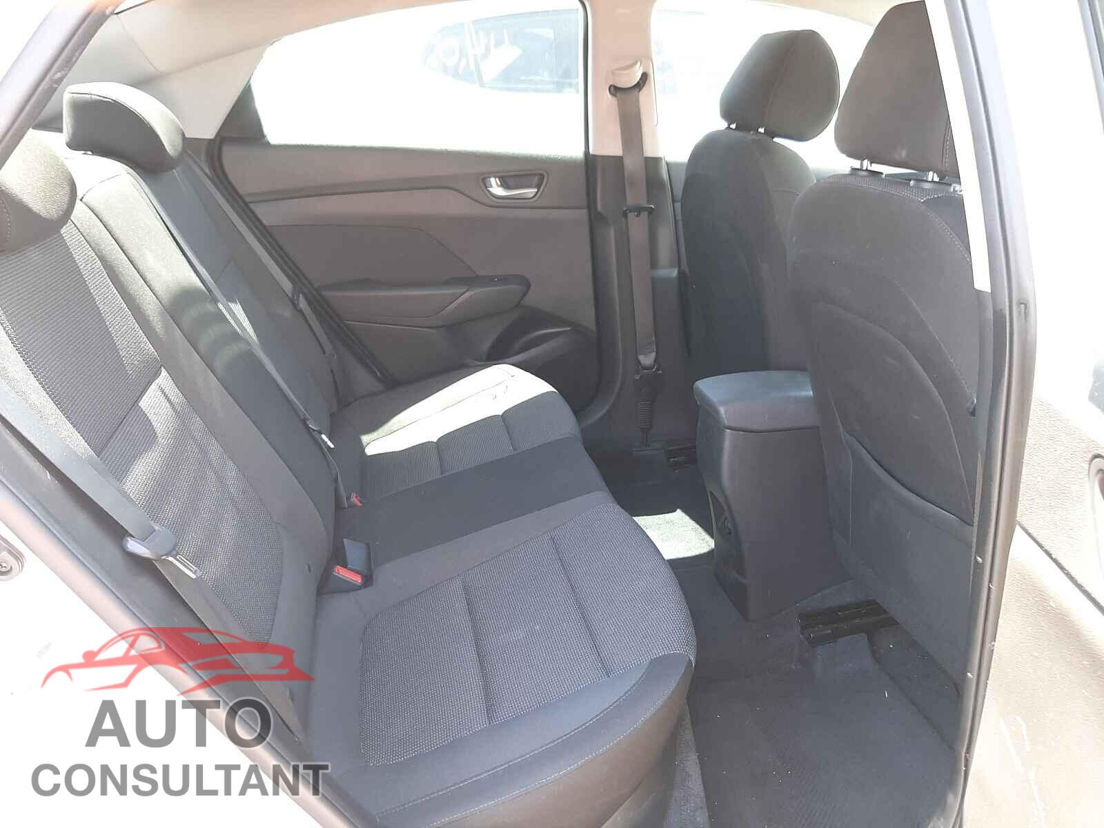 HYUNDAI ACCENT 2018 - 3KPC24A33JE032196