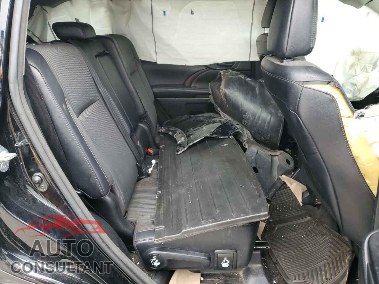 TOYOTA HIGHLANDER 2018 - 5TDZZRFH4JS248250
