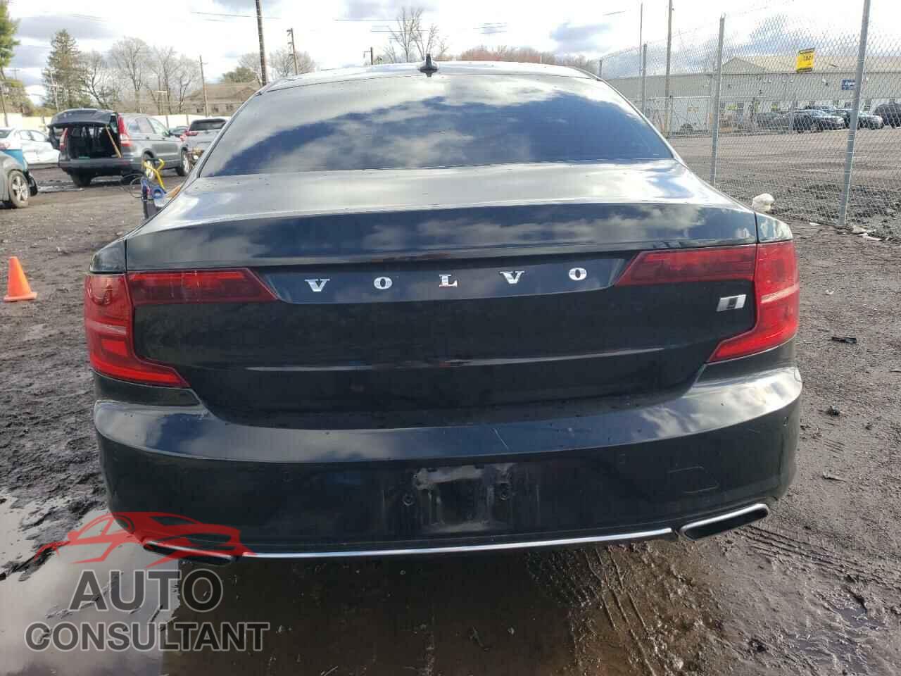 VOLVO S90 2018 - LVY992ML8JP017028