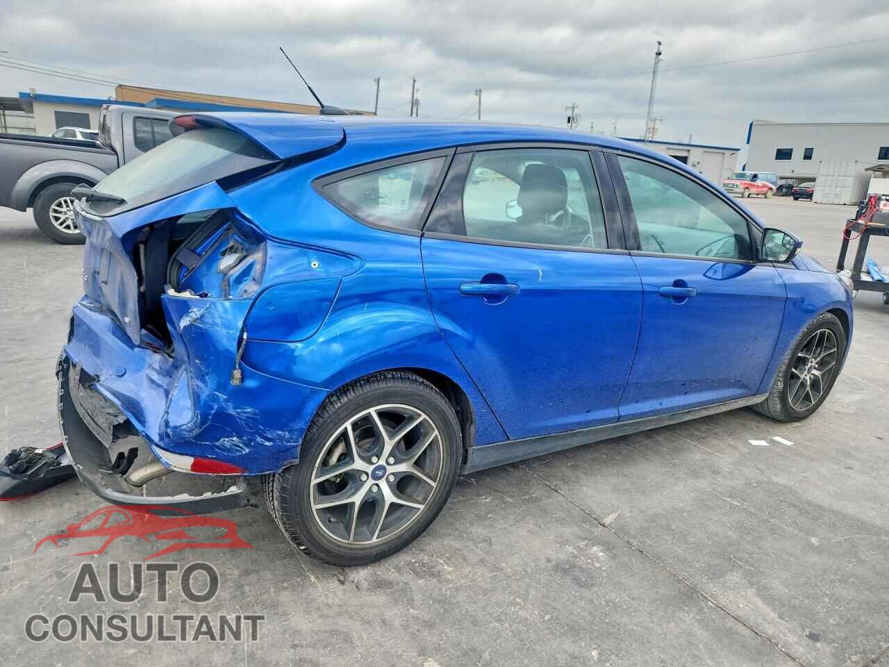 FORD FOCUS 2018 - 1FADP3M24JL321345