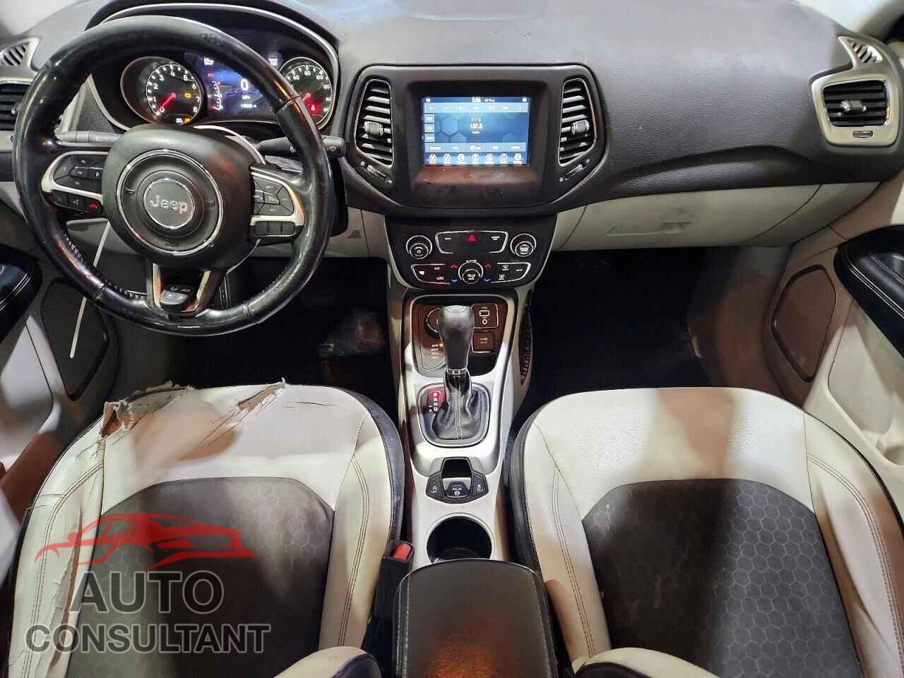 JEEP COMPASS 2018 - 3C4NJDBB8JT112655