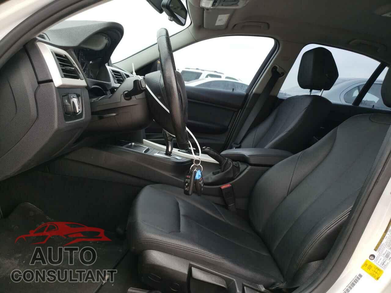 BMW 3 SERIES 2016 - WBA8E1G56GNU10971