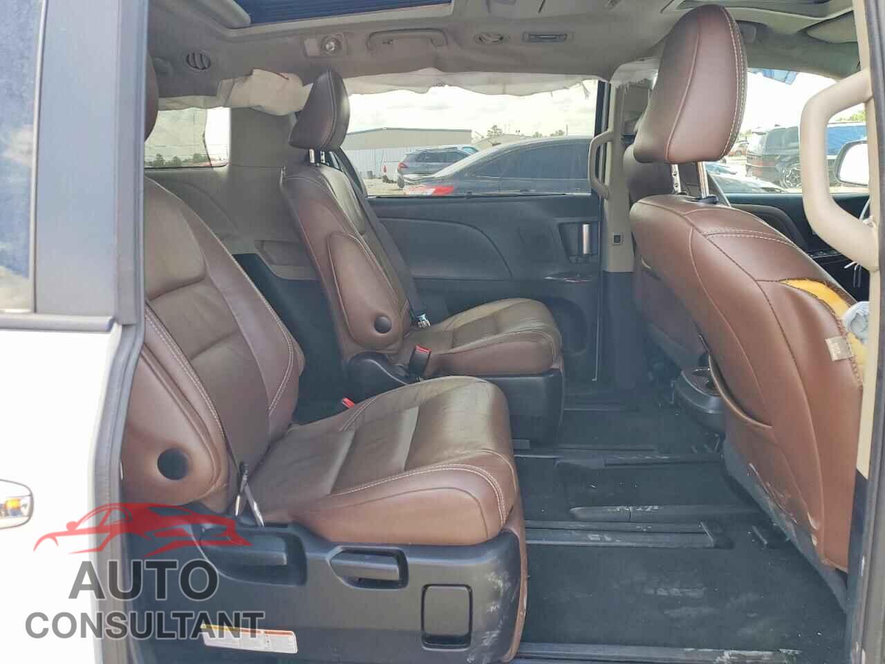 TOYOTA SIENNA 2017 - 5TDYZ3DC5HS870415