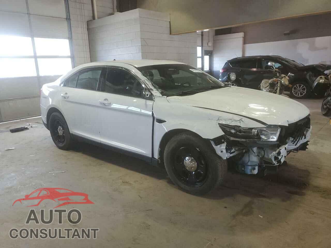 FORD TAURUS 2018 - 1FAHP2L81JG141394