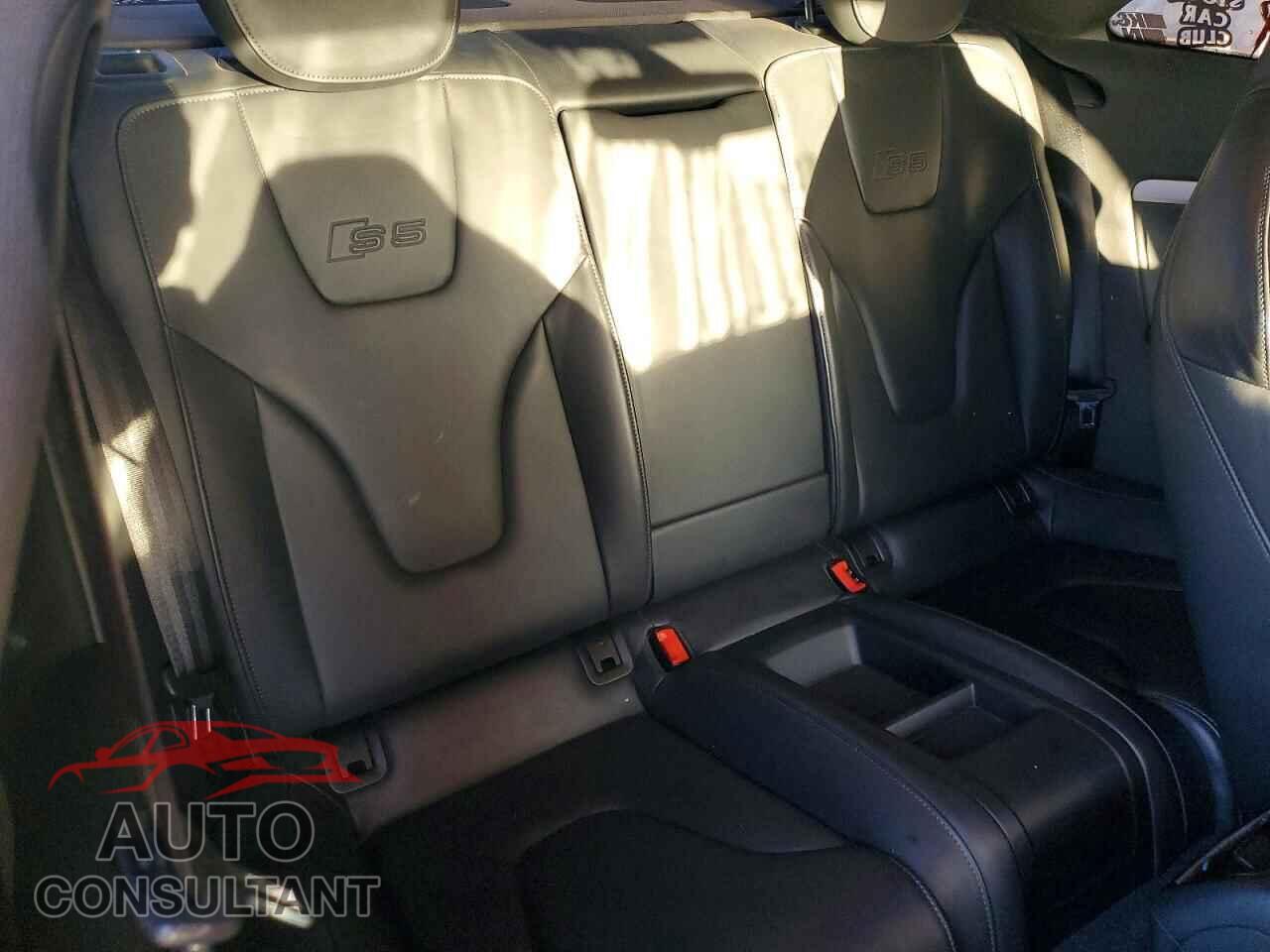 AUDI S5/RS5 2012 - WAUCVAFR3CA003917