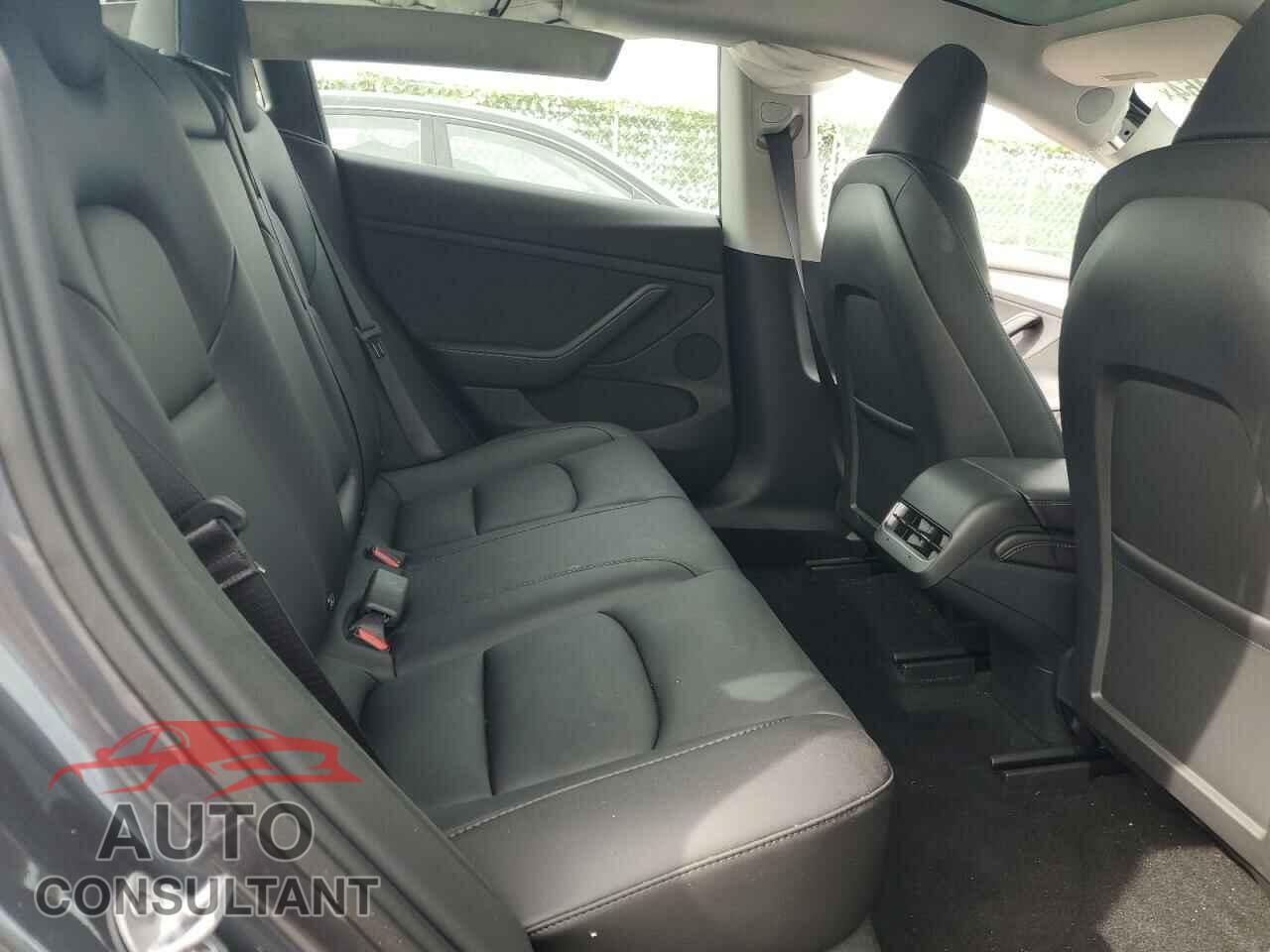 TESLA MODEL 3 2023 - 5YJ3E1EA9PF692759