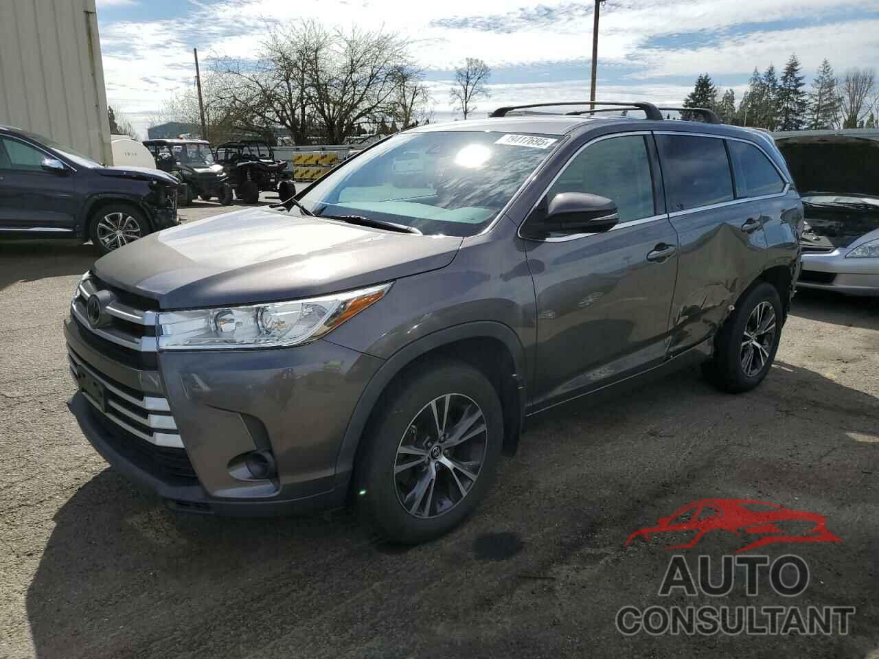 TOYOTA HIGHLANDER 2018 - 5TDBZRFH0JS856610