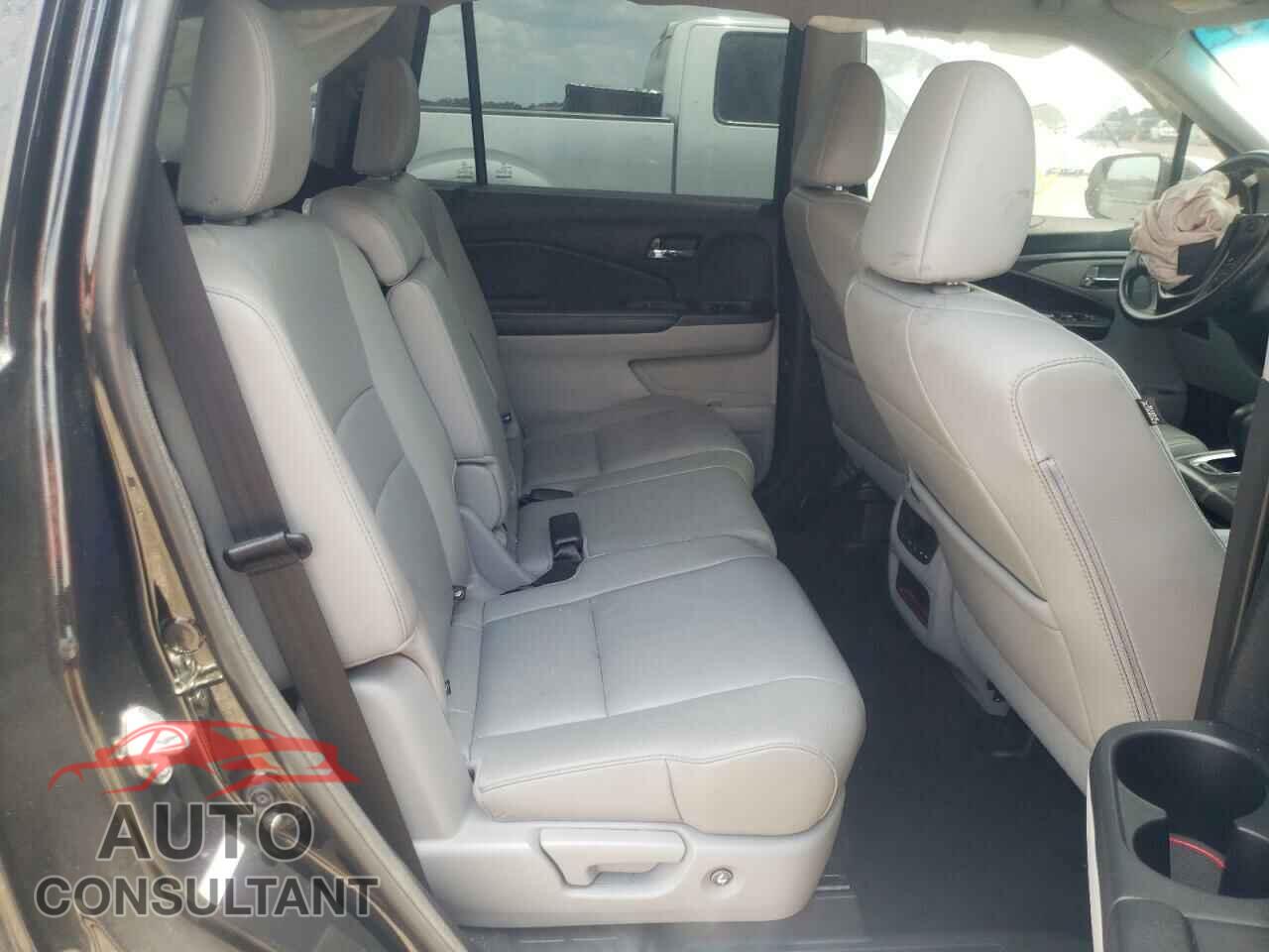 HONDA PILOT 2016 - 5FNYF5H50GB032988