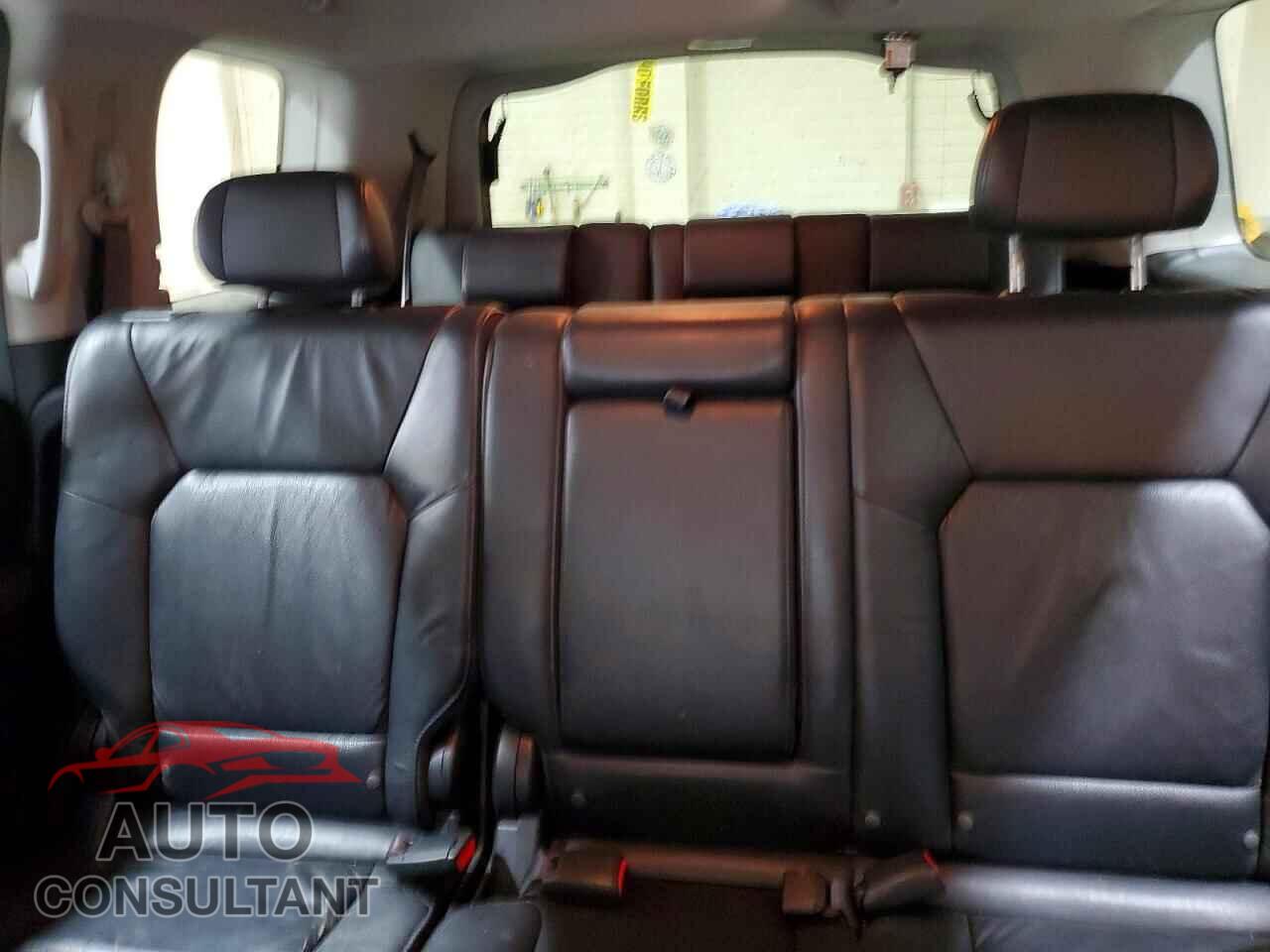 HONDA PILOT 2011 - 5FNYF4H58BB017724