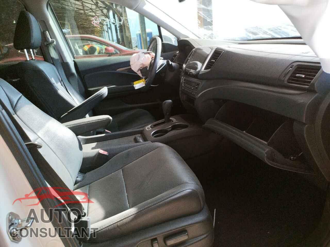 HONDA PILOT 2017 - 5FNYF5H5XHB031929