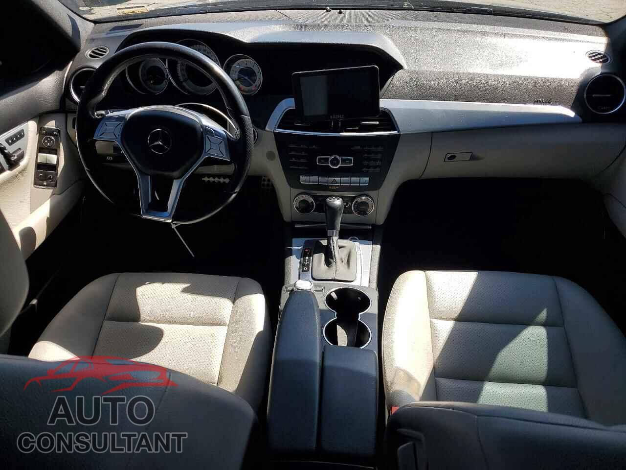 MERCEDES-BENZ C-CLASS 2013 - WDDGF4HB8DA828409