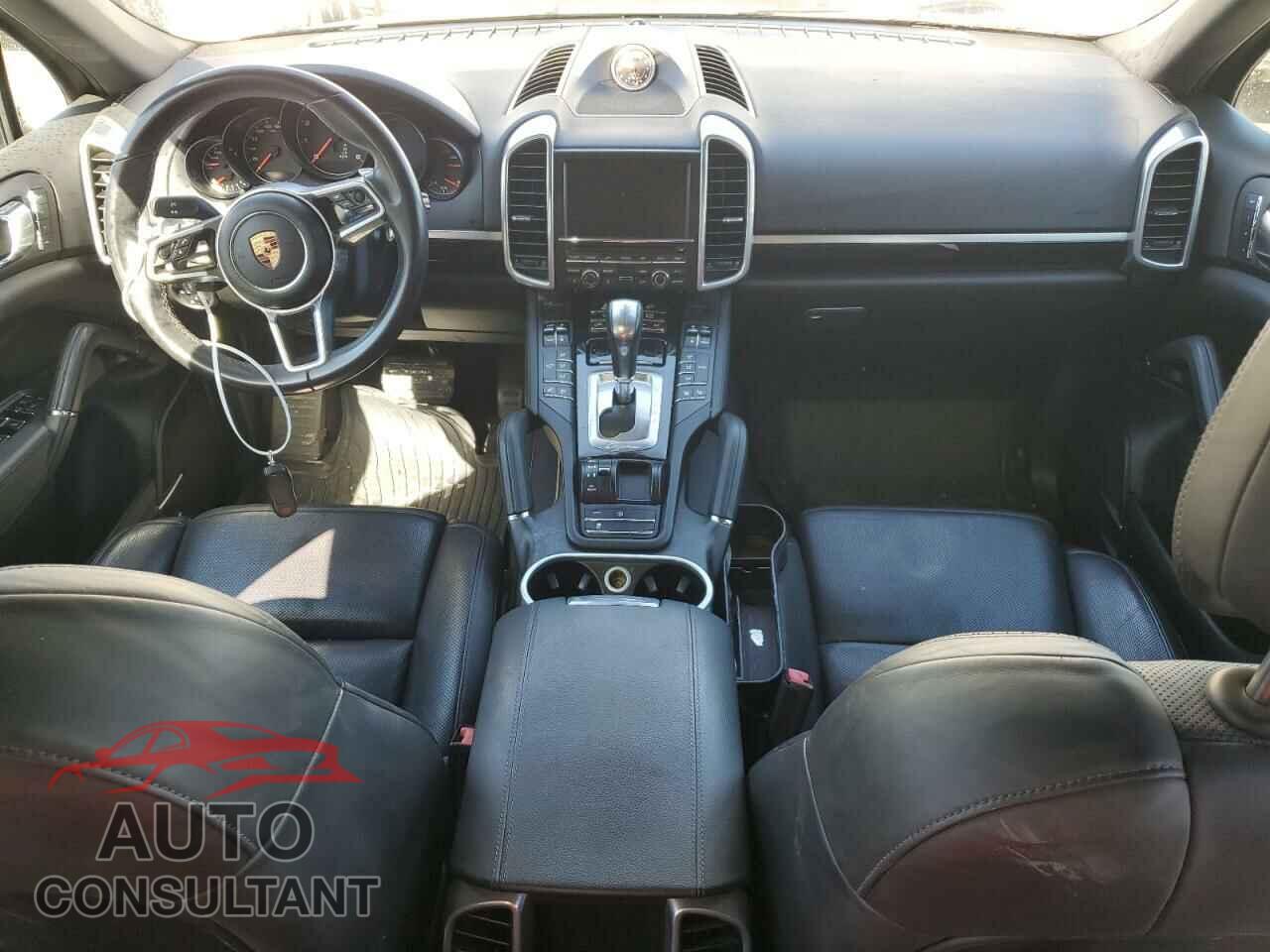 PORSCHE CAYENNE 2016 - WP1AA2A20GKA09470