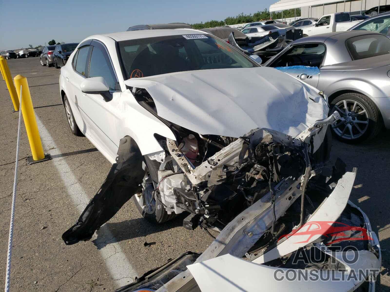 TOYOTA CAMRY 2018 - 4T1B11HK0JU055894
