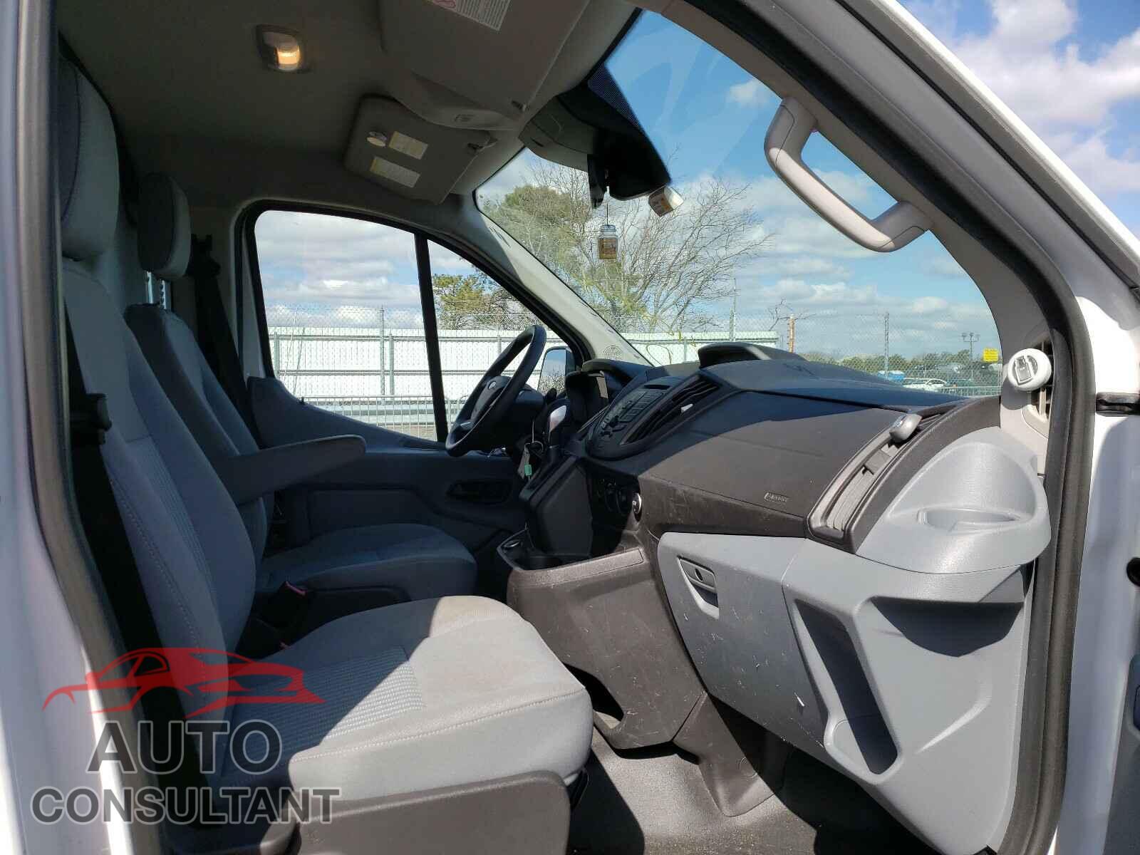 FORD TRANSIT CO 2018 - 1FTYE1YM4JKA48401