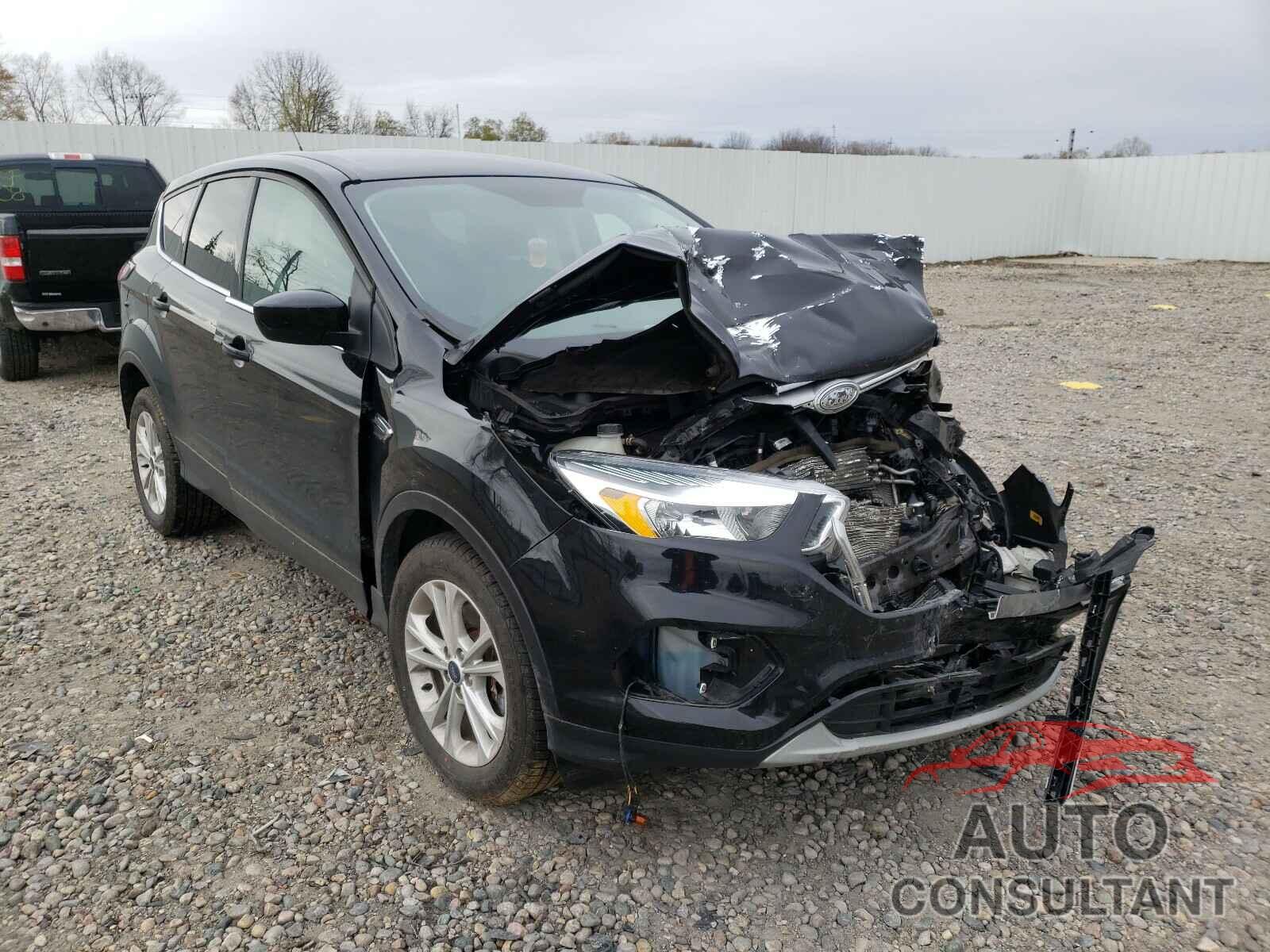 FORD ESCAPE 2017 - 1FMCU9GD6HUC52026