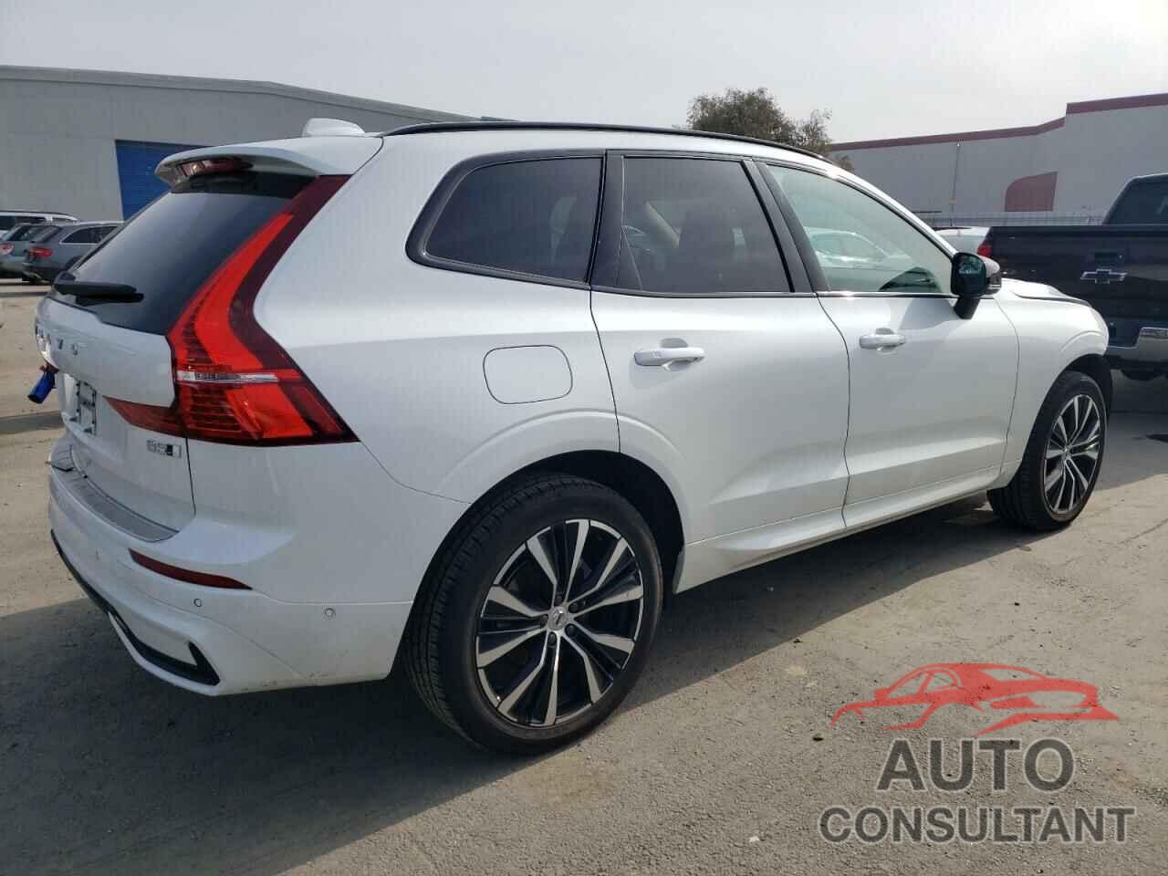 VOLVO XC60 PLUS 2023 - YV4L12RL3P1244410