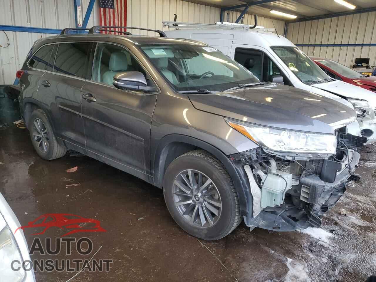 TOYOTA HIGHLANDER 2017 - 5TDKZRFH8HS524599
