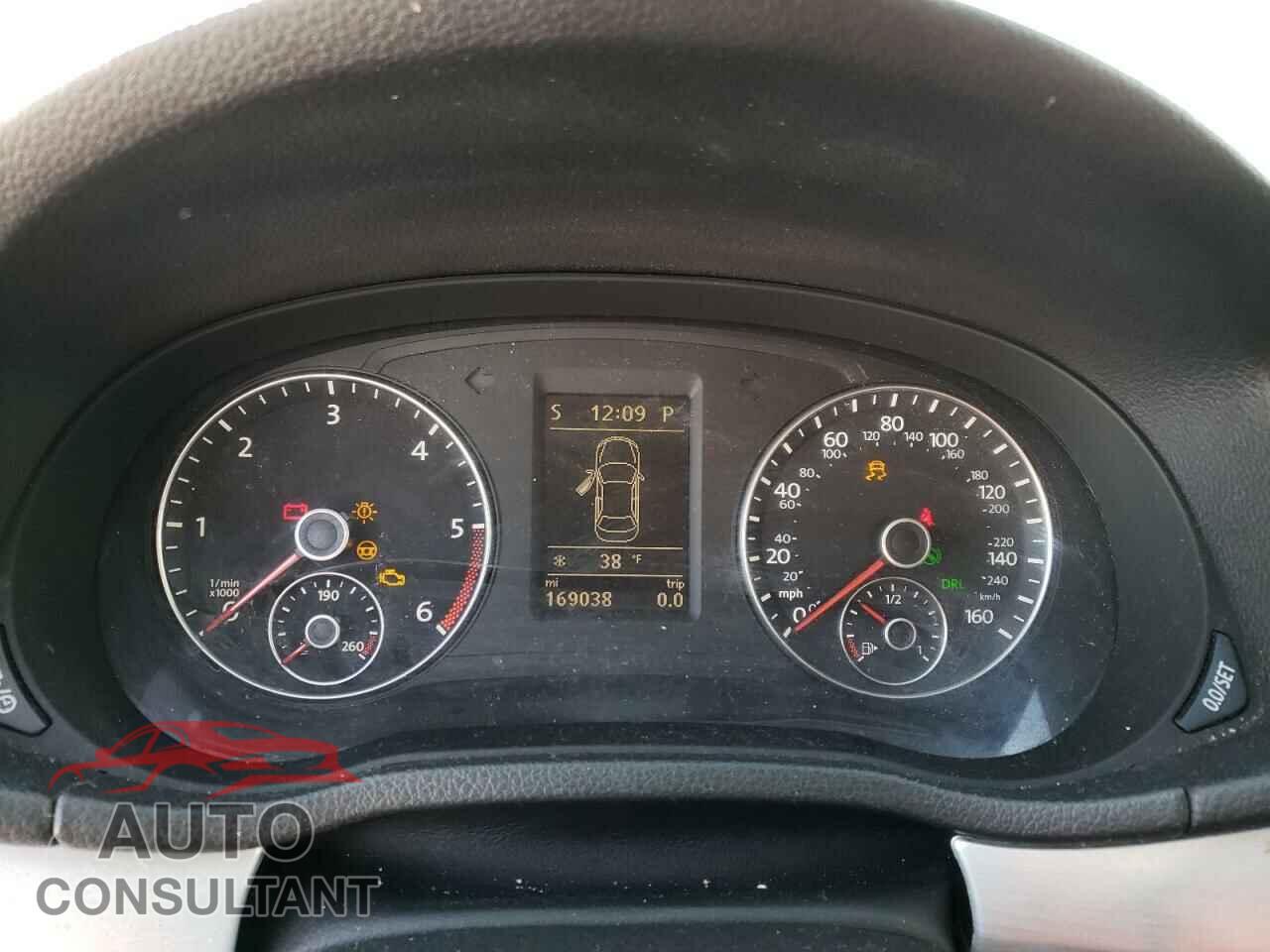 VOLKSWAGEN PASSAT 2013 - 1VWBN7A39DC037285