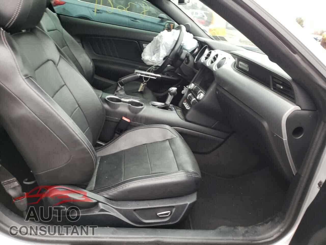 FORD MUSTANG 2018 - 1FATP8UHXJ5143104