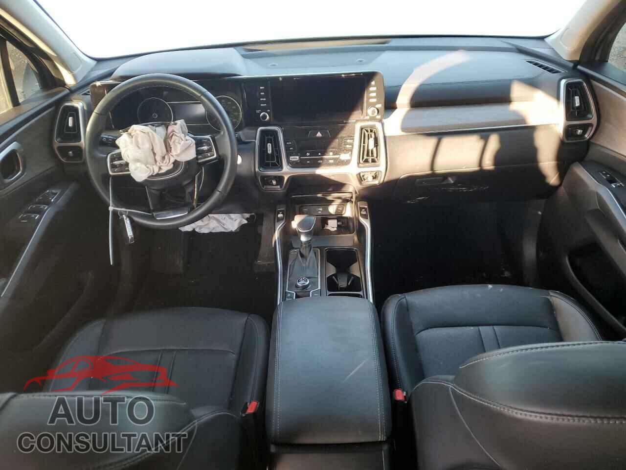 KIA SORENTO 2023 - 5XYRH4LF8PG234155