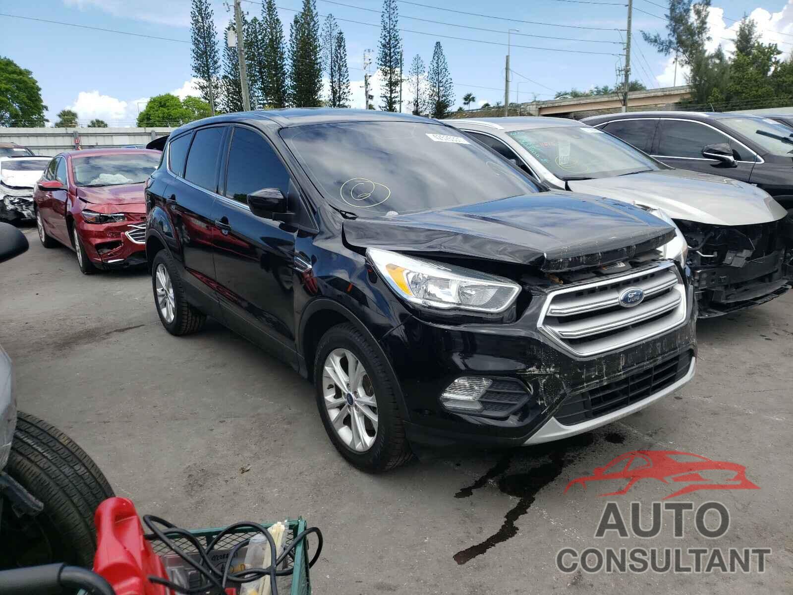 FORD ESCAPE 2017 - 1FMCU0G94HUB51817