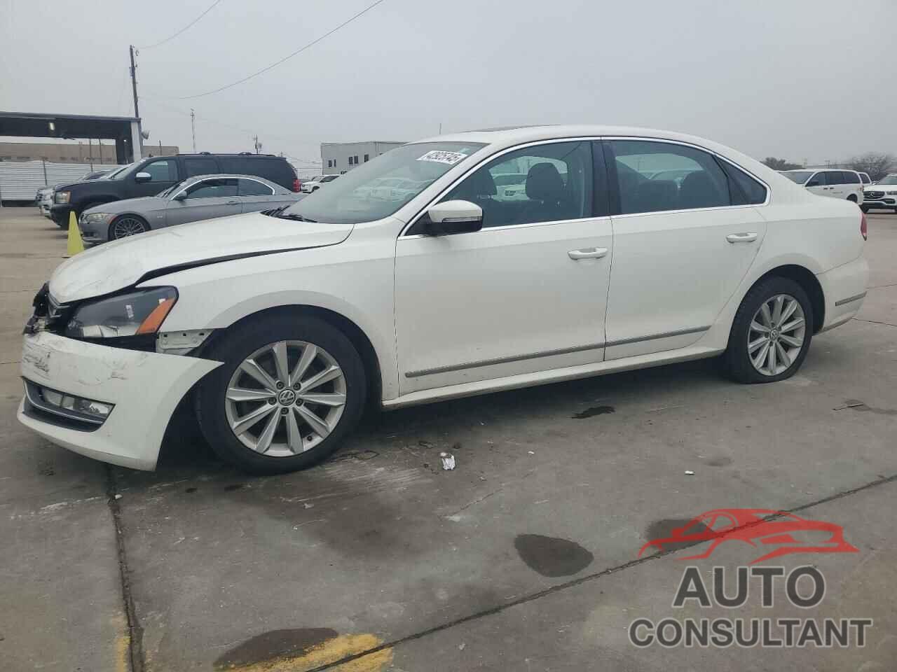 VOLKSWAGEN PASSAT 2013 - 1VWCH7A38DC057071