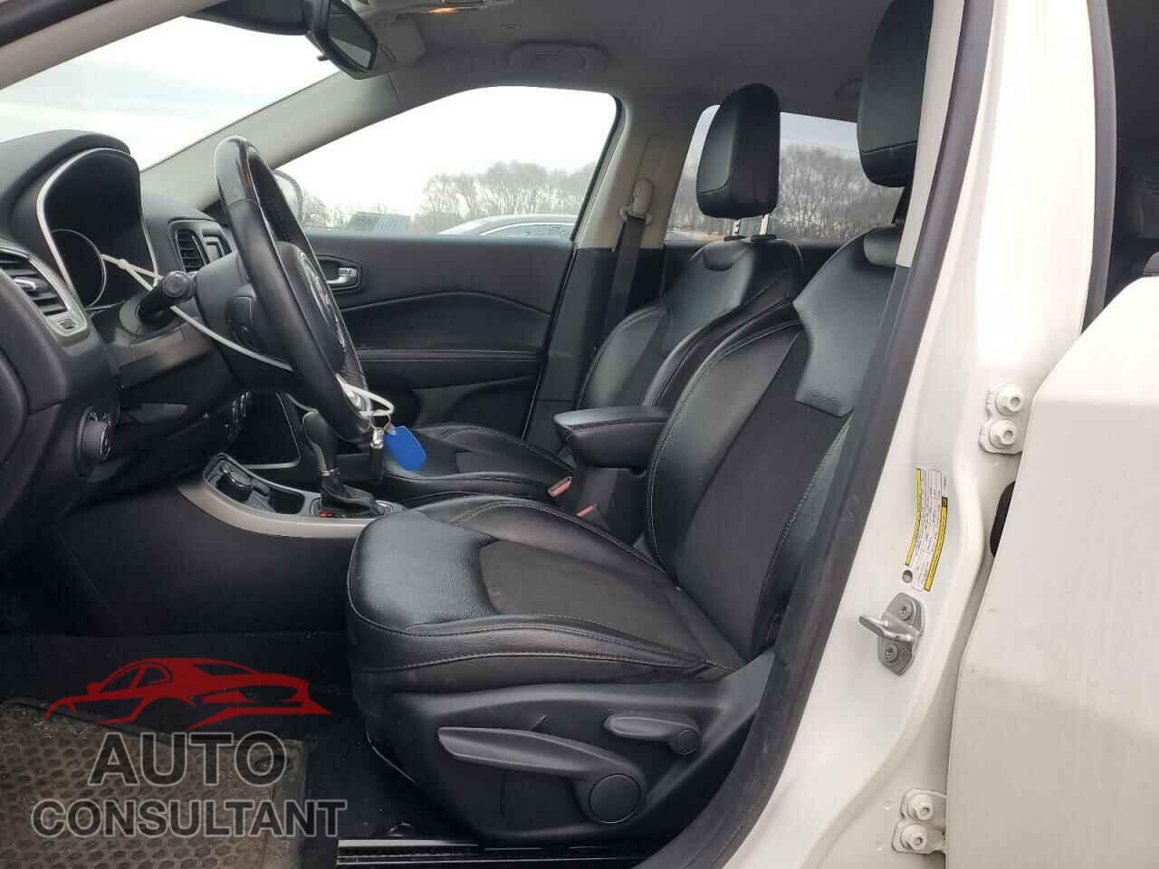 JEEP COMPASS 2018 - 3C4NJDBB7JT354871