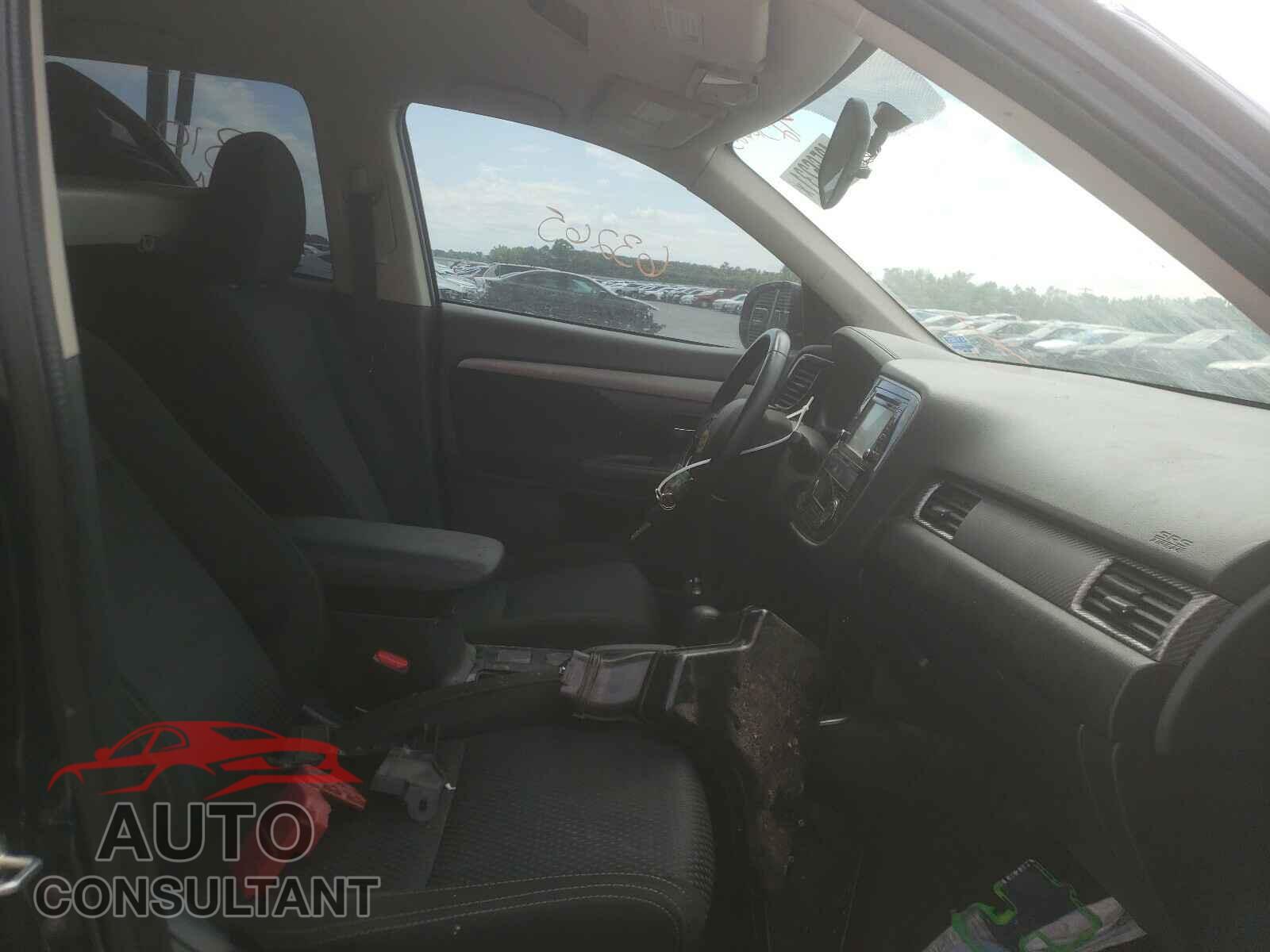 MITSUBISHI OUTLANDER 2017 - JA4AD2A3XHZ038141