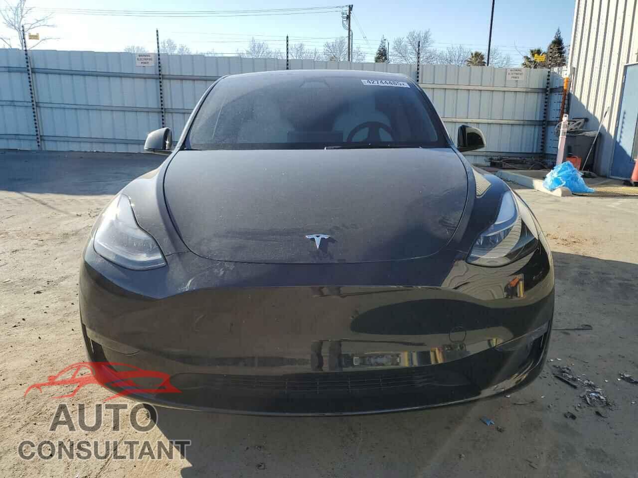 TESLA MODEL Y 2023 - 7SAYGDEE8PF625318