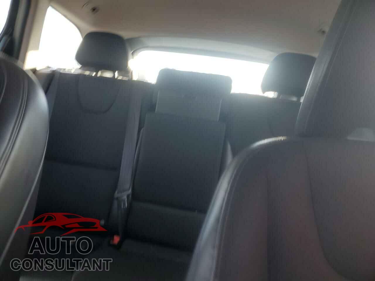 VOLVO XC60 2017 - YV440MDJ7H2085010