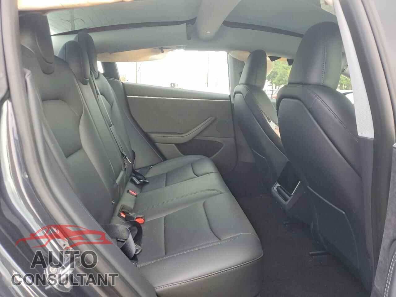 TESLA MODEL 3 2025 - 5YJ3E1EB4SF952003