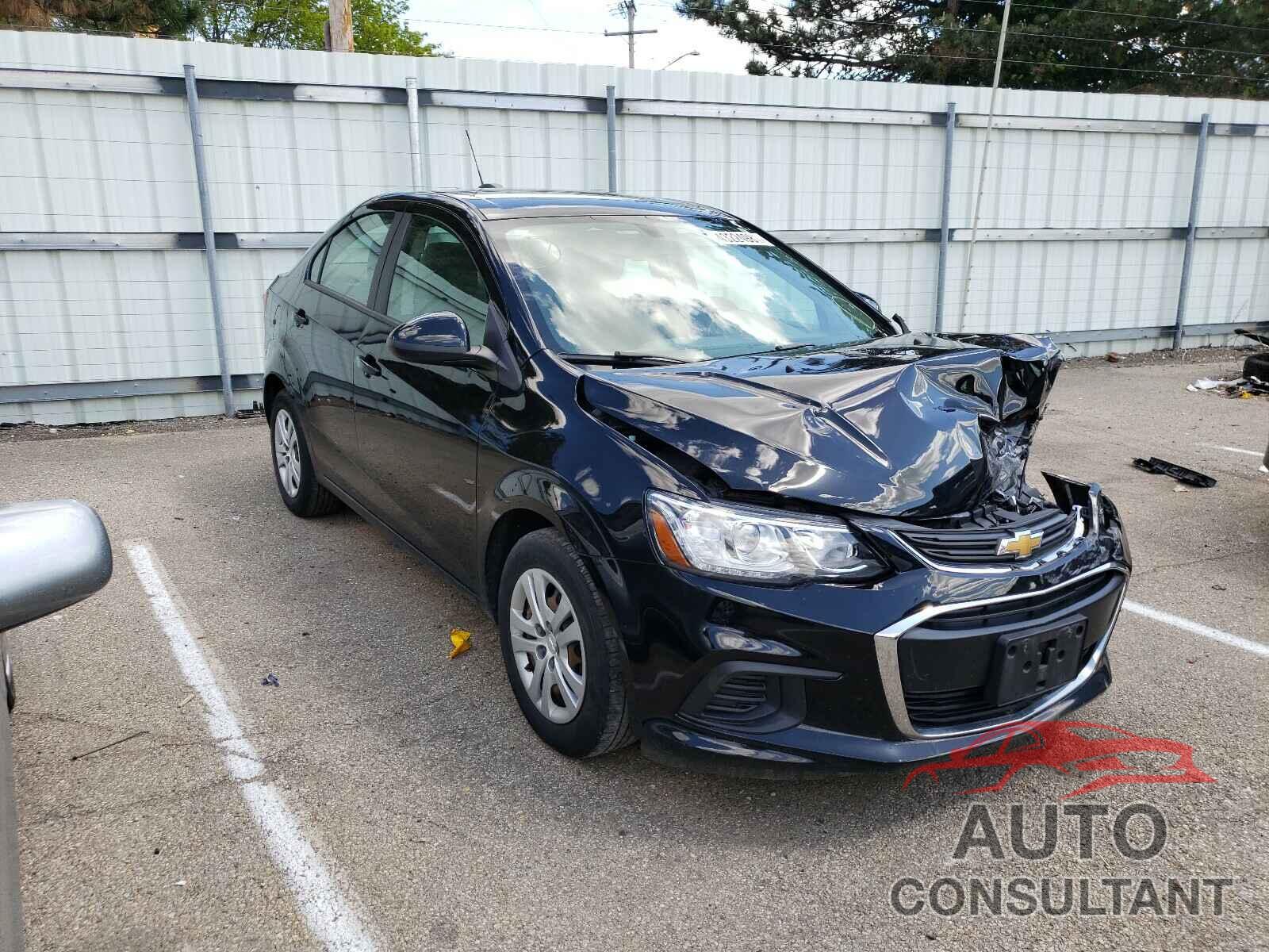 CHEVROLET SONIC 2018 - 1G1JB5SH6J4100430