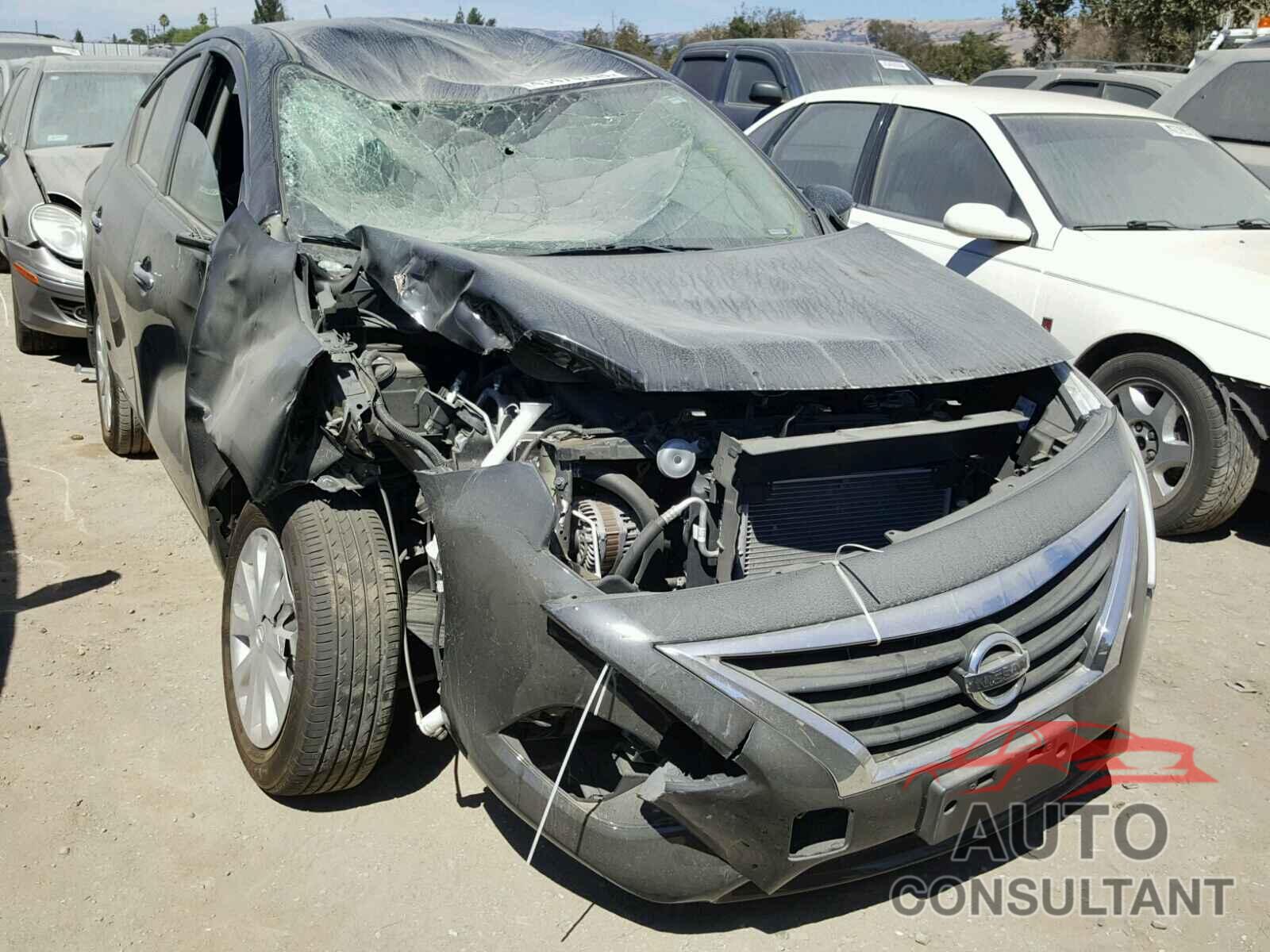 NISSAN VERSA 2017 - 3N1CN7AP0HL808420