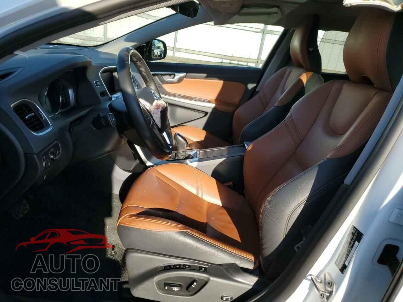 VOLVO S60 2017 - LYV402TM1HB152153