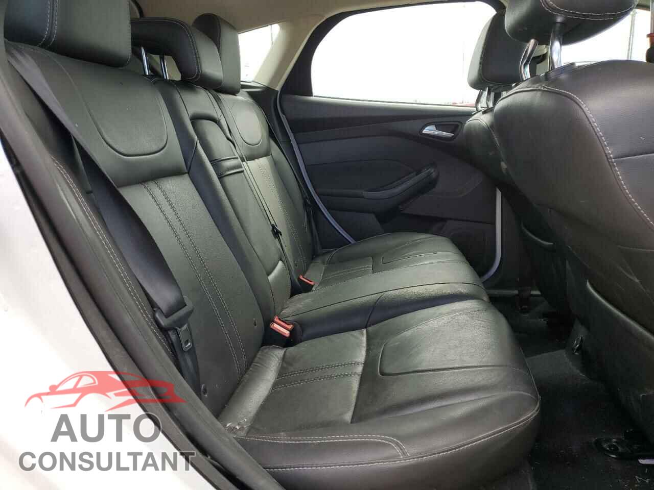 FORD FOCUS 2012 - 1FAHP3M2XCL299615