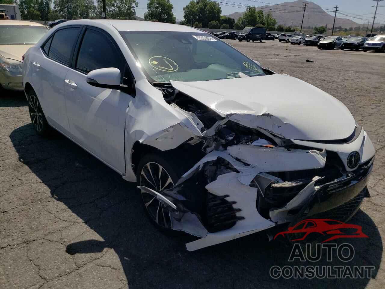 TOYOTA COROLLA 2018 - 5YFBURHE2JP794606