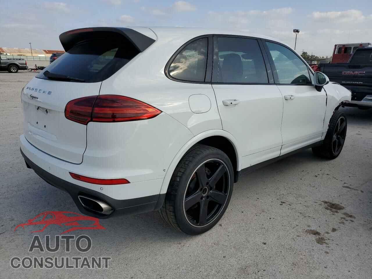 PORSCHE CAYENNE 2018 - WP1AA2A27JKA05794