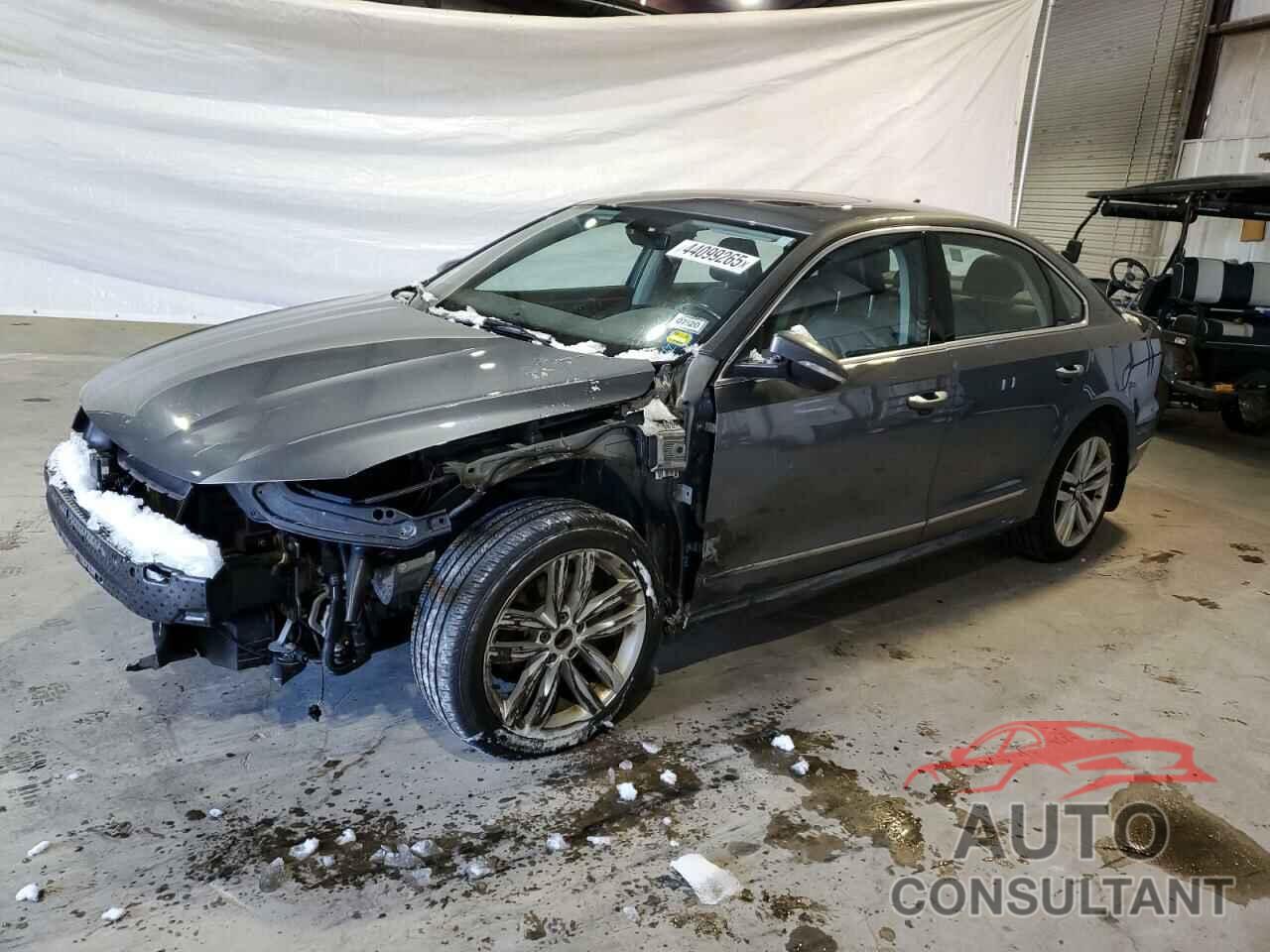 VOLKSWAGEN PASSAT 2017 - 1VWGT7A32HC071019