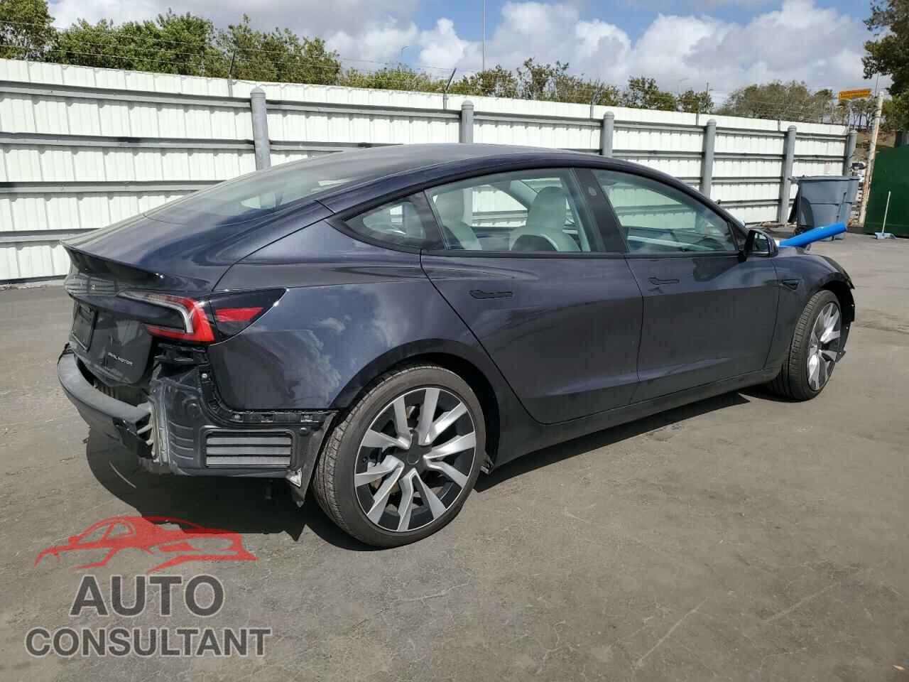 TESLA MODEL 3 2024 - 5YJ3E1EB8RF868583