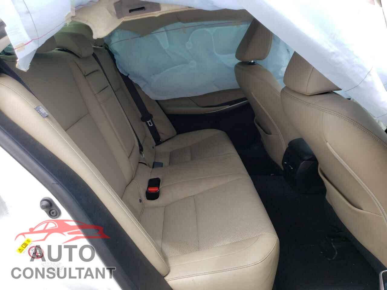 LEXUS IS 2017 - JTHBA1D25H5049859