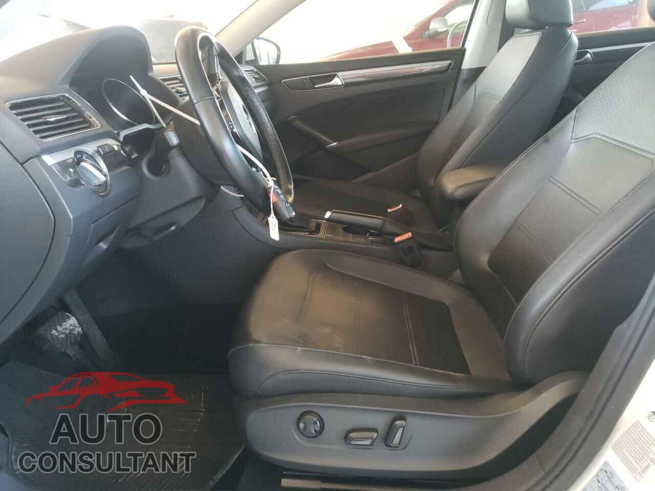 VOLKSWAGEN PASSAT 2017 - 1VWBT7A34HC012791