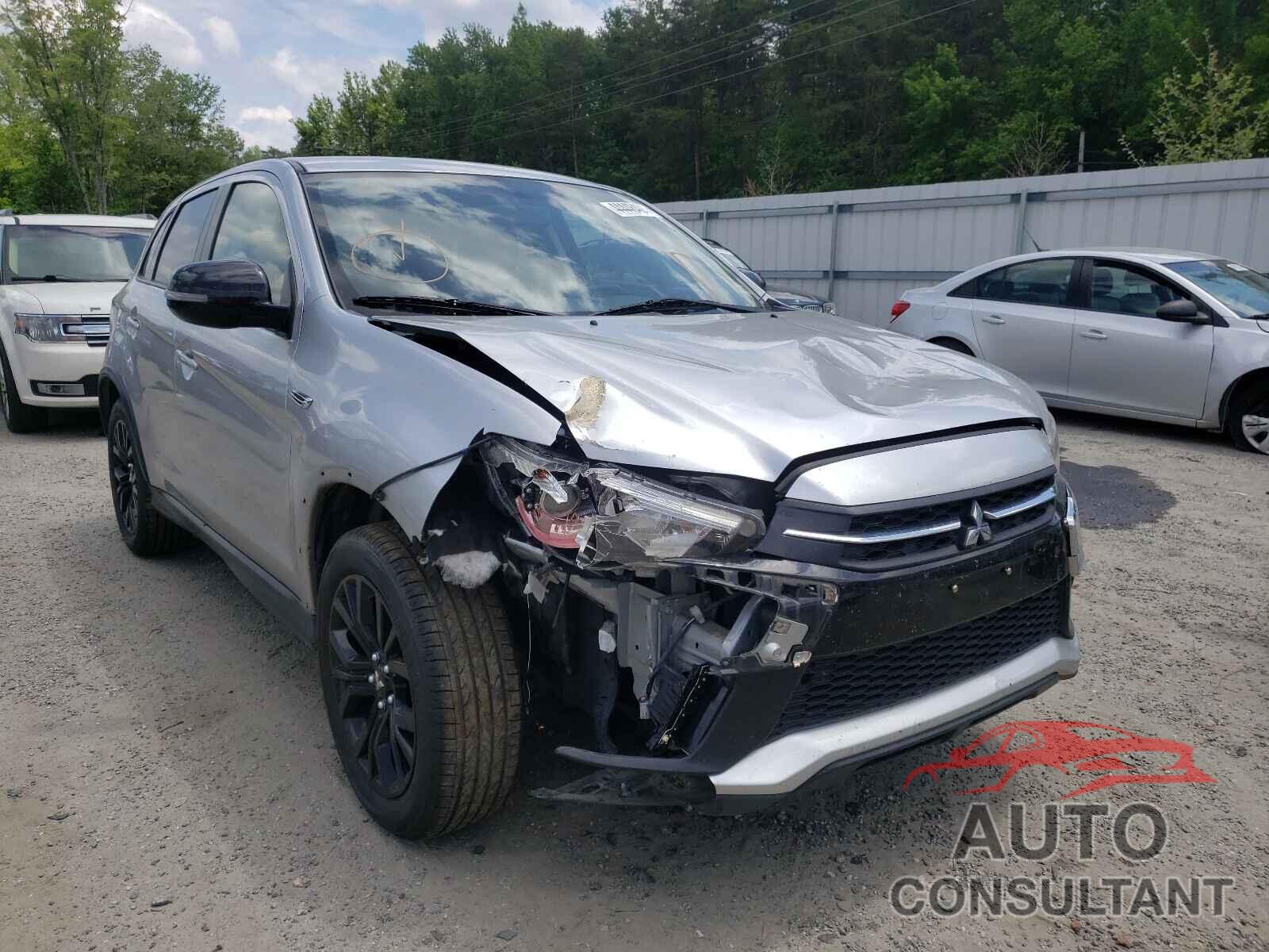 MITSUBISHI OUTLANDER 2018 - JA4AR3AU6JZ022007