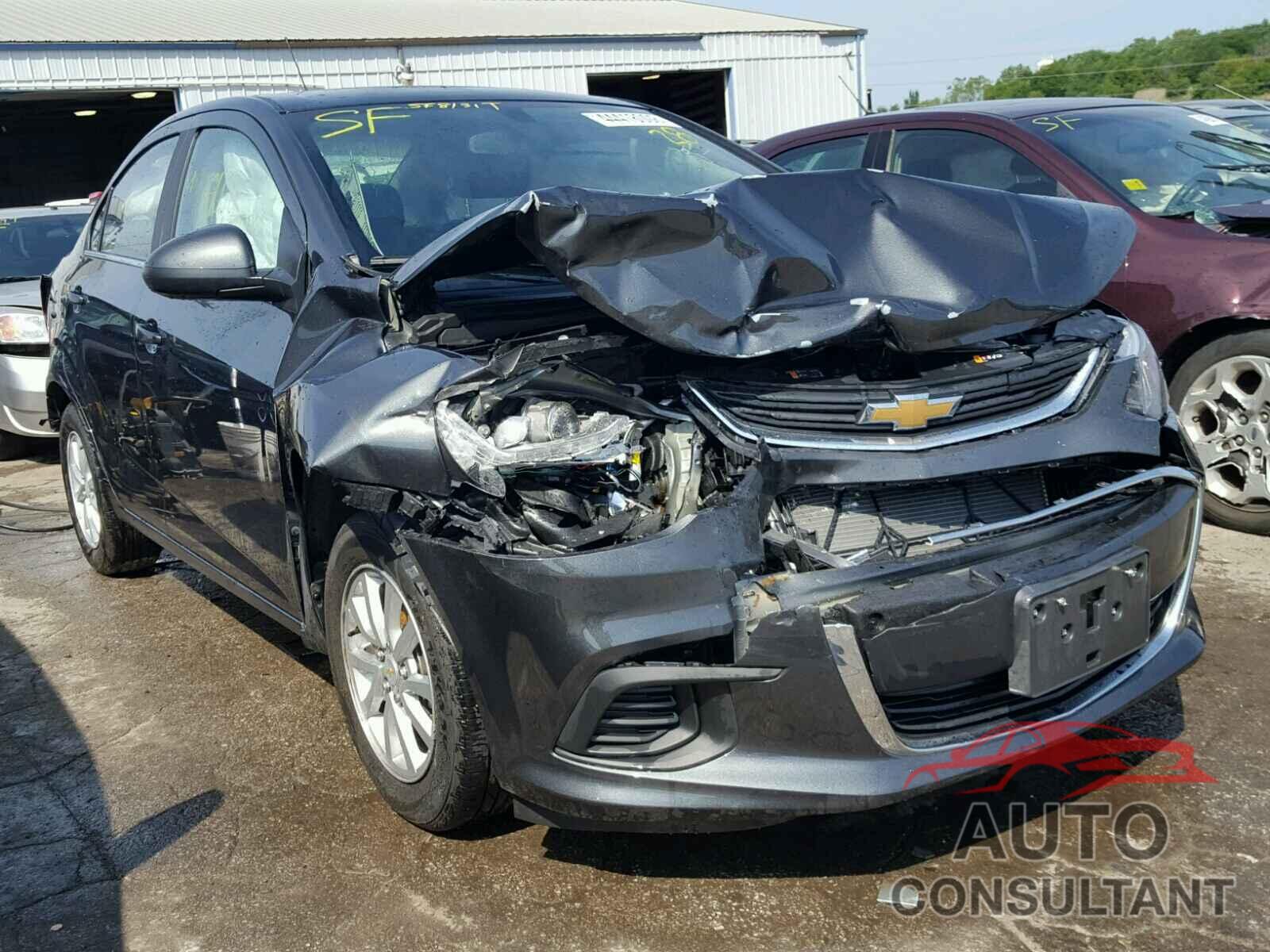 CHEVROLET SONIC 2018 - 1G1JD5SH6J4128030