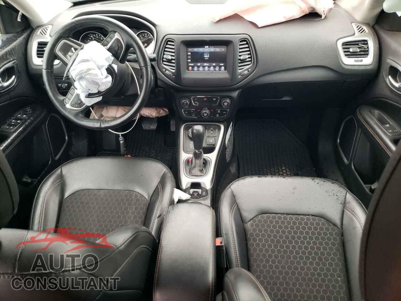 JEEP COMPASS 2019 - 3C4NJDBB3KT599944