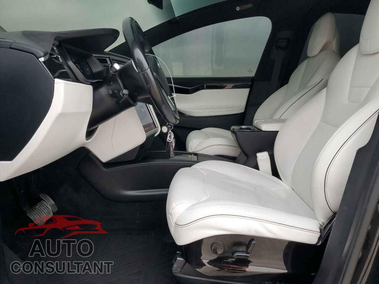TESLA MODEL X 2017 - 5YJXCBE25HF037747