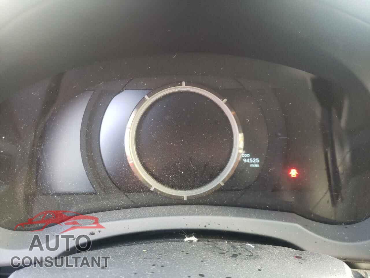 LEXUS IS 2015 - JTHBE1D22F5018313