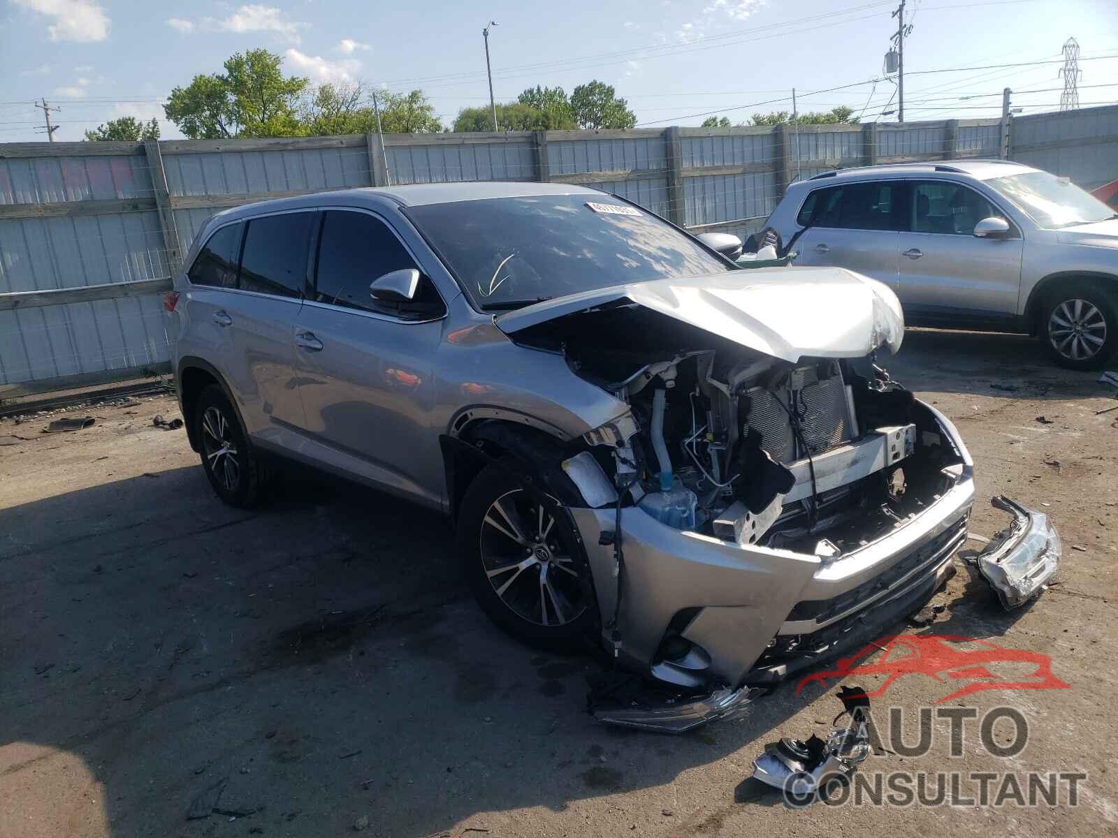 TOYOTA HIGHLANDER 2019 - 5TDBZRFH9KS940782