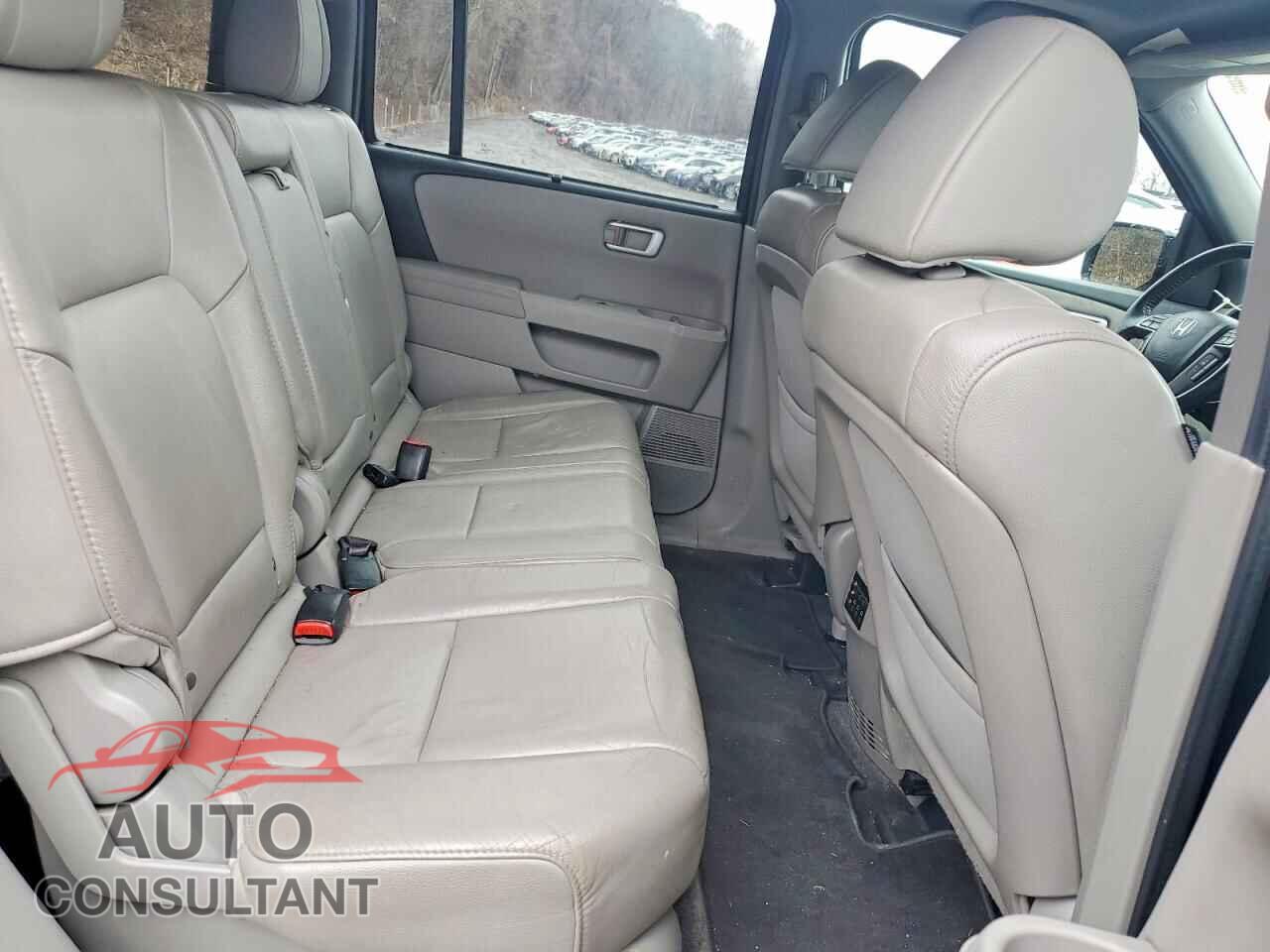 HONDA PILOT 2013 - 5FNYF4H98DB015574