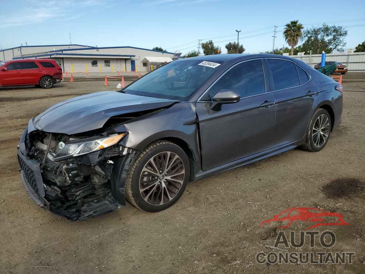 TOYOTA CAMRY 2018 - 4T1B11HK4JU088283