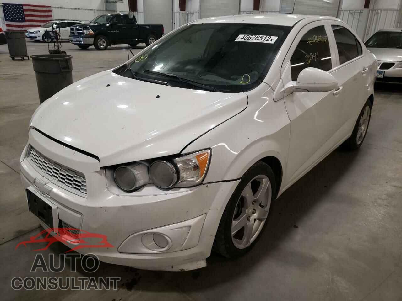 CHEVROLET SONIC 2016 - 1G1JE5SB0G4138084